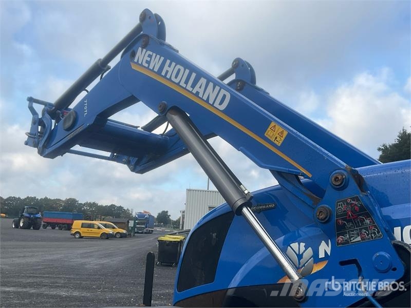 New Holland T7.200 Auto Command 4WD Tractor Traktorit