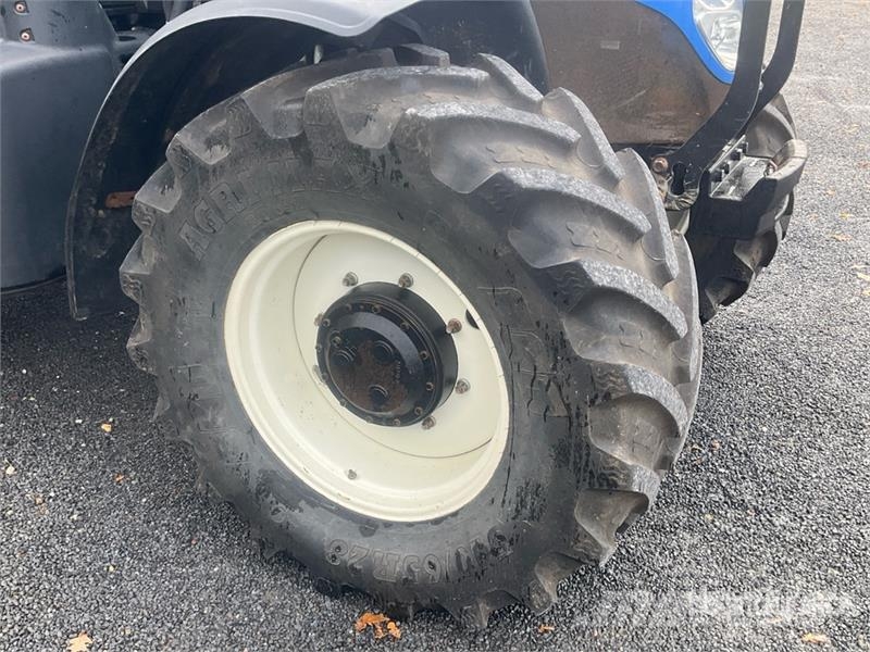 New Holland T7.200 Auto Command 4WD Tractor Traktorit