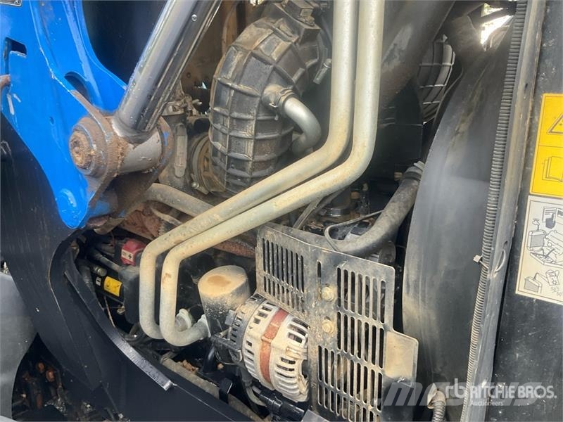 New Holland T7.200 Auto Command 4WD Tractor Traktorit