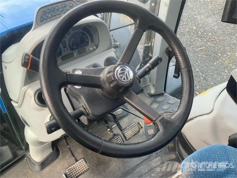 New Holland T7.200 Auto Command 4WD Tractor Traktorit
