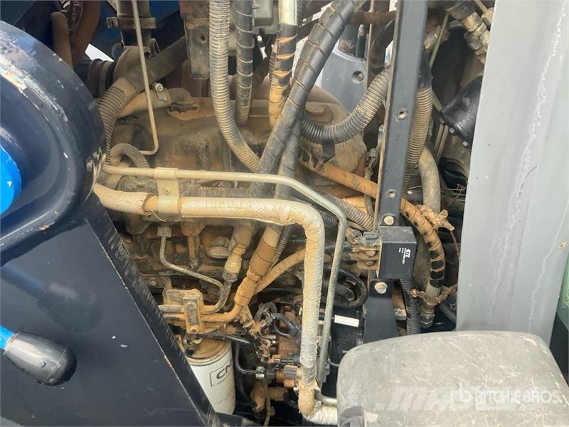 New Holland T7.200 Auto Command 4WD Tractor Traktorit