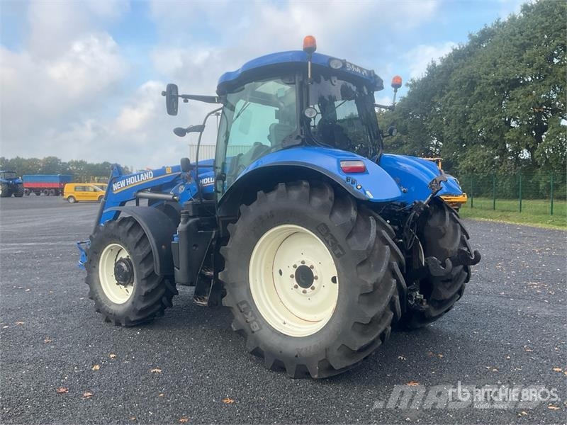 New Holland T7.200 Auto Command 4WD Tractor Traktorit