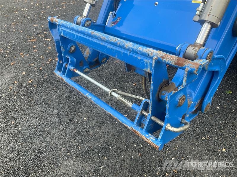 New Holland T7.200 Auto Command 4WD Tractor Traktorit