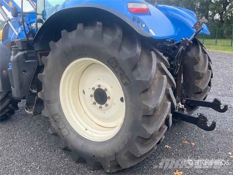 New Holland T7.200 Auto Command 4WD Tractor Traktorit