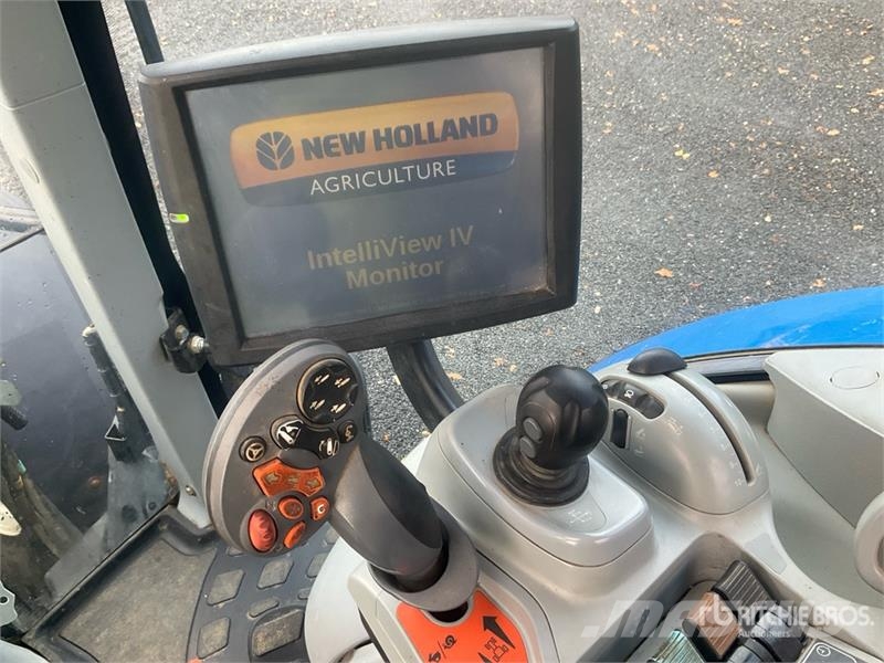 New Holland T7.200 Auto Command 4WD Tractor Traktorit