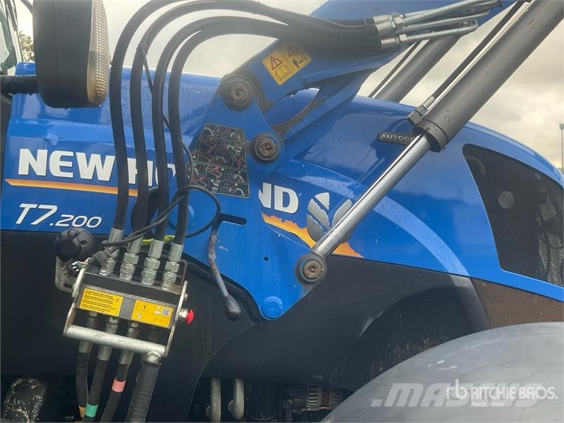 New Holland T7.200 Auto Command 4WD Tractor Traktorit