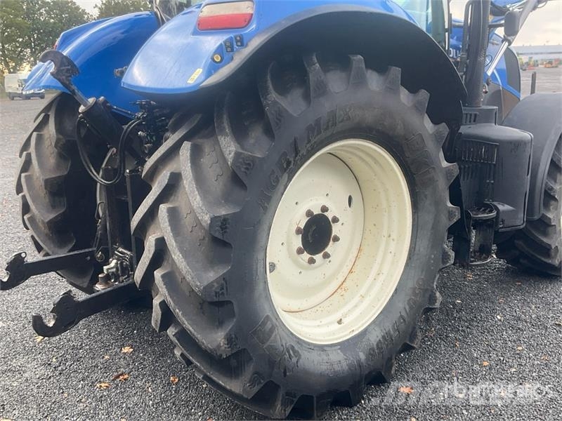New Holland T7.200 Auto Command 4WD Tractor Traktorit