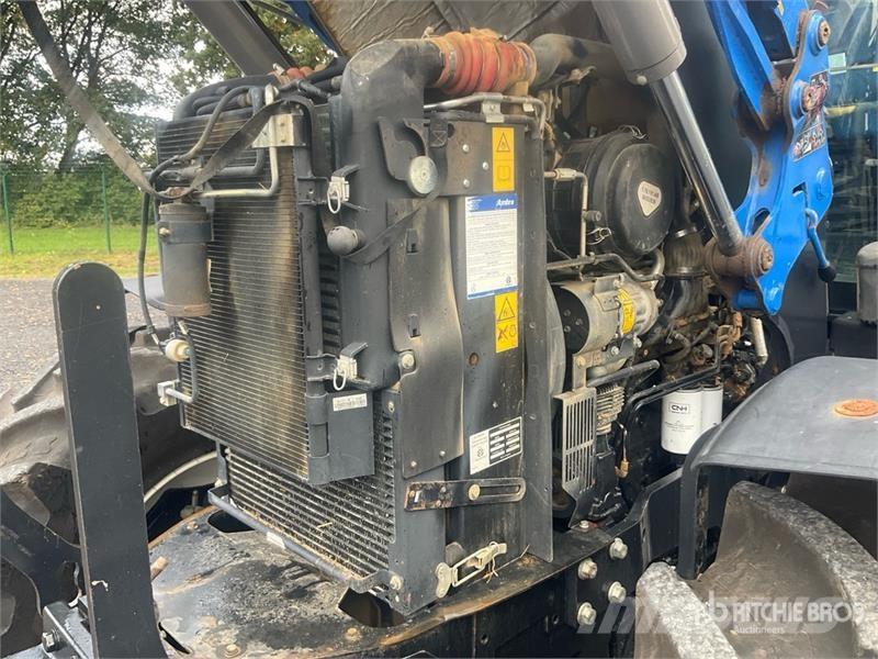 New Holland T7.200 Auto Command 4WD Tractor Traktorit