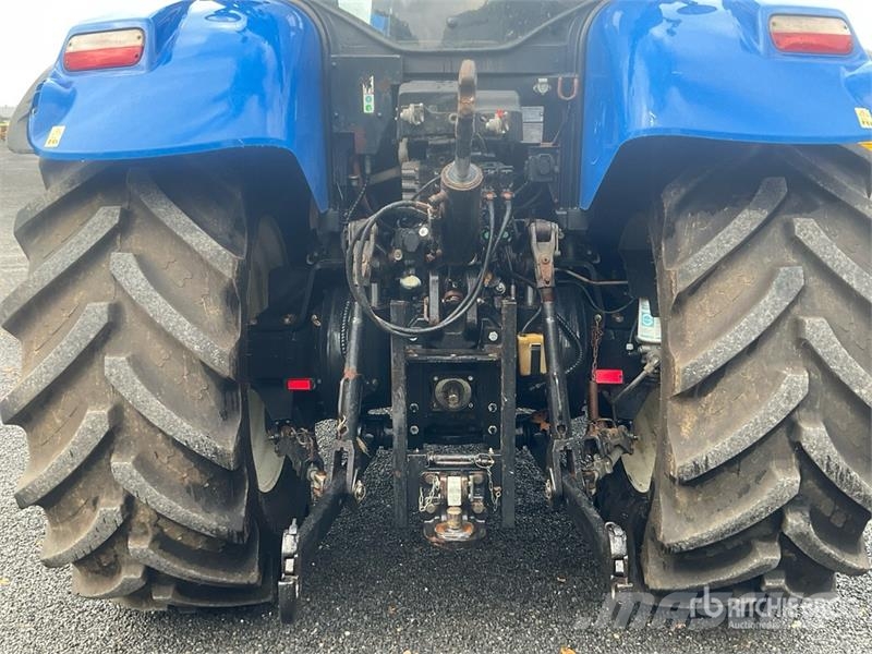 New Holland T7.200 Auto Command 4WD Tractor Traktorit