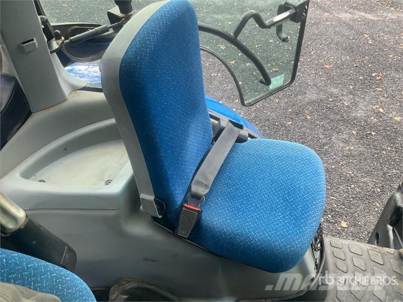 New Holland T7.200 Auto Command 4WD Tractor Traktorit