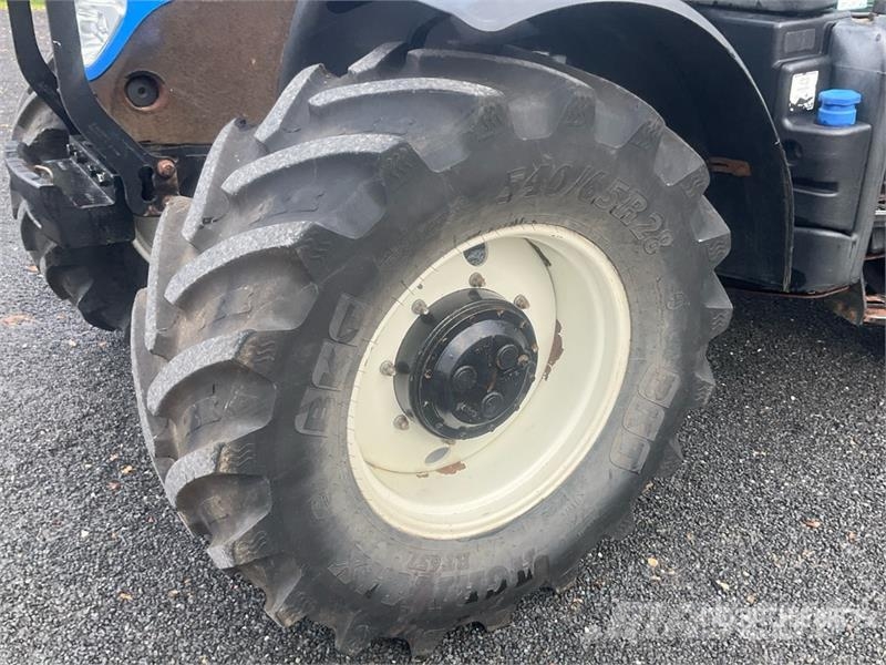 New Holland T7.200 Auto Command 4WD Tractor Traktorit