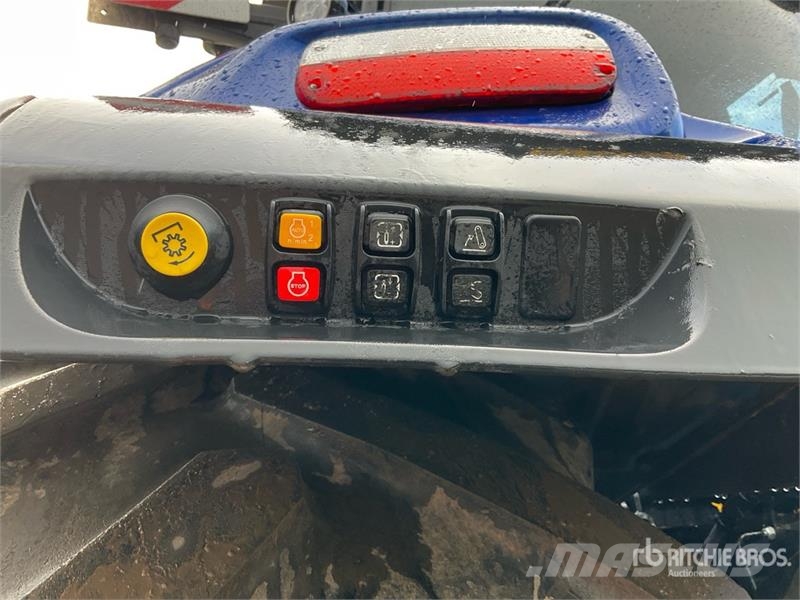 New Holland T7.300 4WD Tractor Traktorok