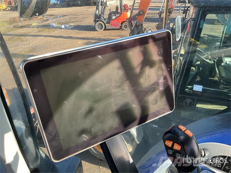 New Holland T7.300 4WD Tractor Tractors