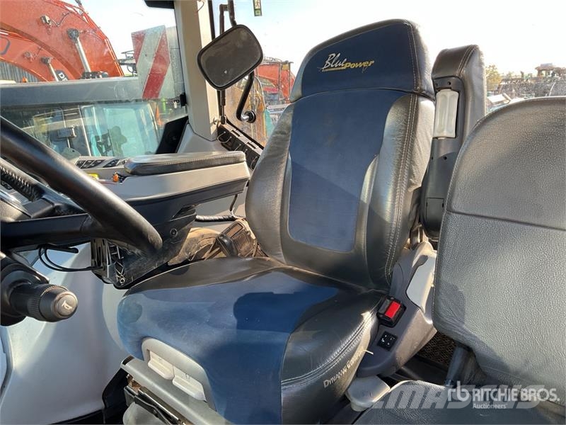 New Holland T7.300 4WD Tractor Tractors