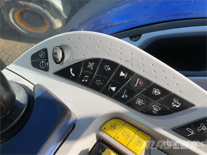 New Holland T7.300 4WD Tractor Tractors