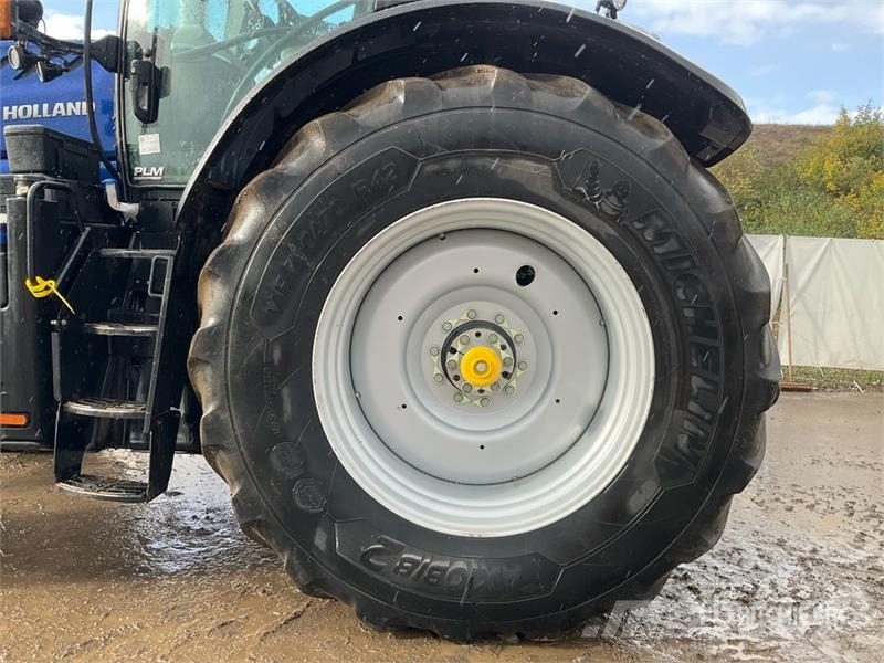 New Holland T7.300 4WD Tractor Traktorok