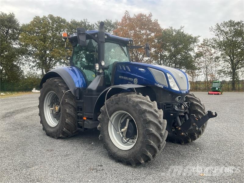 New Holland T7.315 Auto Command 4WD Tractor Traktory