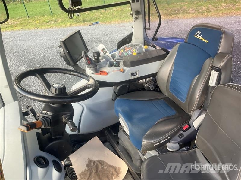 New Holland T7.315 Auto Command 4WD Tractor トラクター