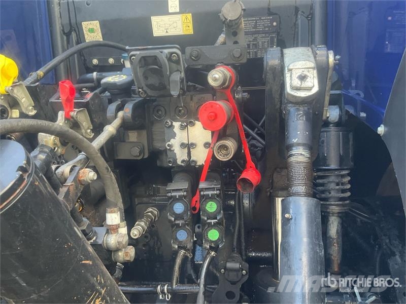 New Holland T7.315 Auto Command 4WD Tractor トラクター