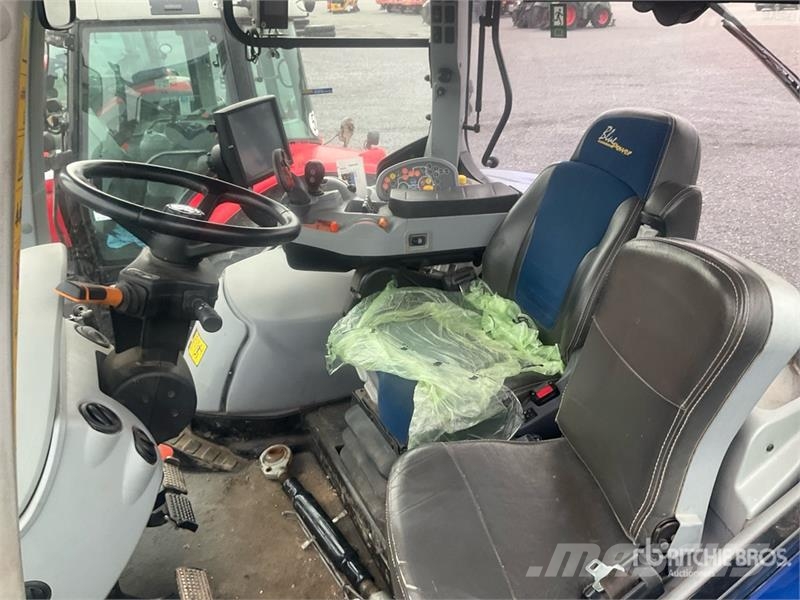 New Holland T7.315 Auto Command 4WD Tractor Traktory