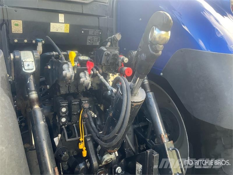 New Holland T7.315 Auto Command 4WD Tractor トラクター