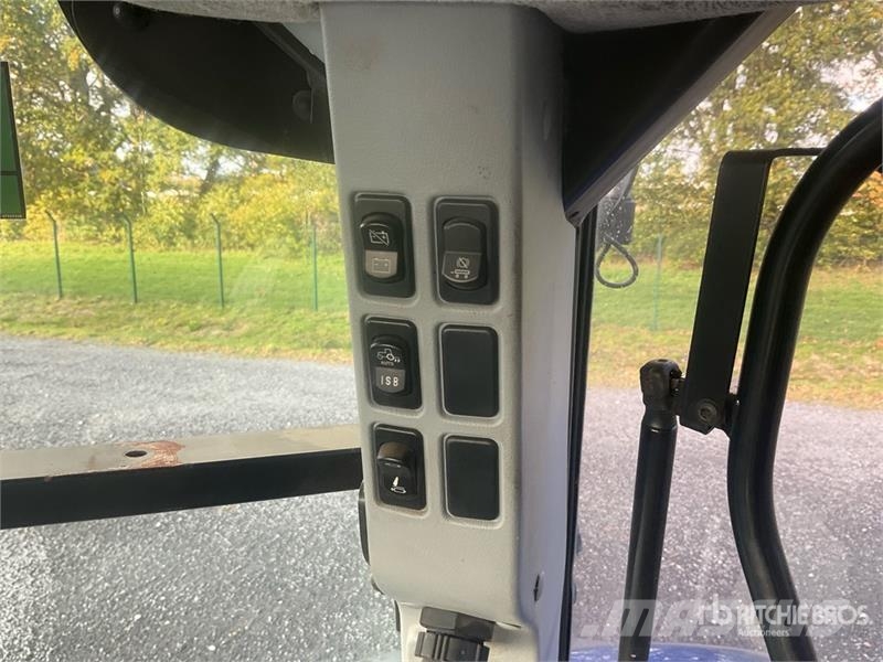 New Holland T7.315 Auto Command 4WD Tractor トラクター
