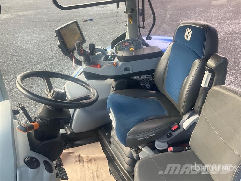 New Holland T7315AC 4WD Tractor 曳引機