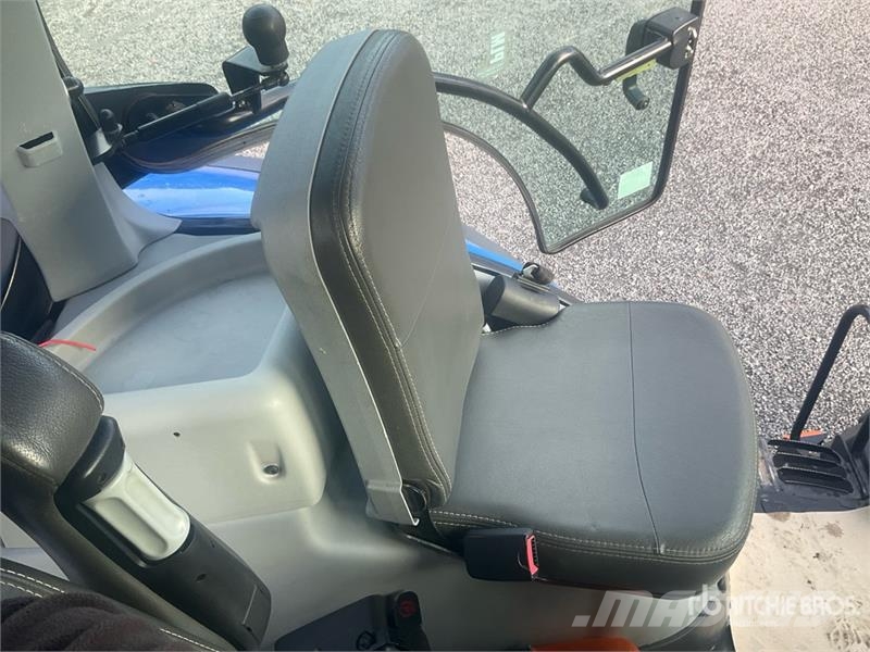 New Holland T7315AC 4WD Tractor 曳引機