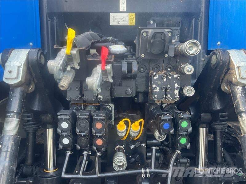 New Holland T7315AC 4WD Tractor Traktoriai