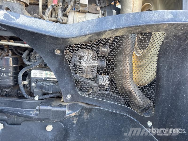 New Holland T8.330 Traktory