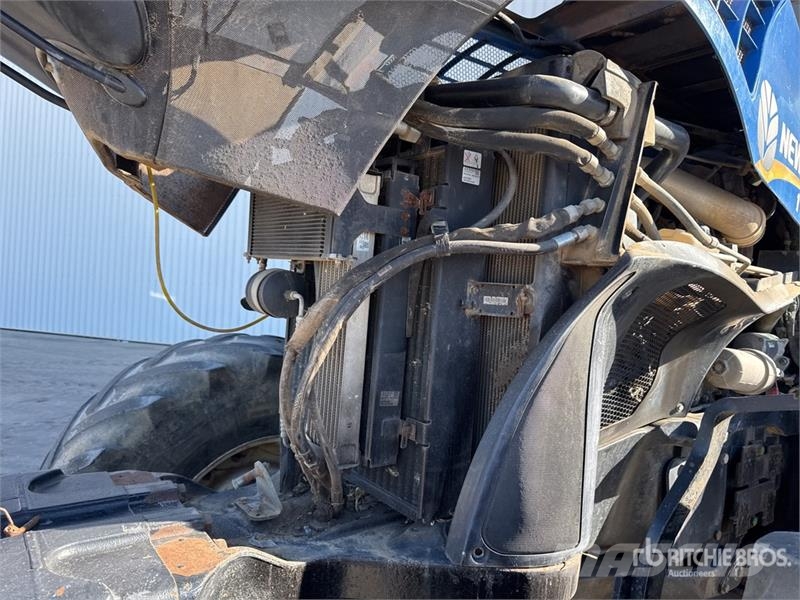 New Holland T8.330 Traktory
