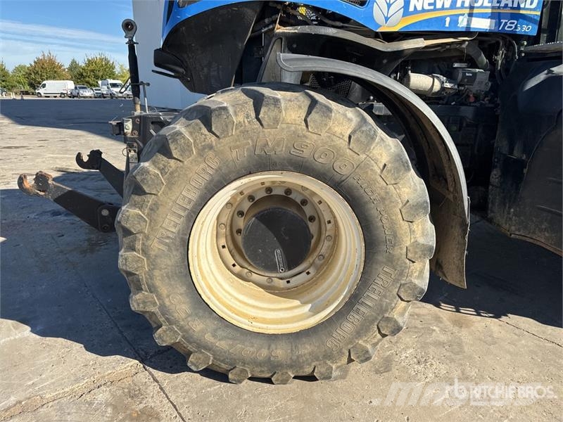 New Holland T8.330 Traktory