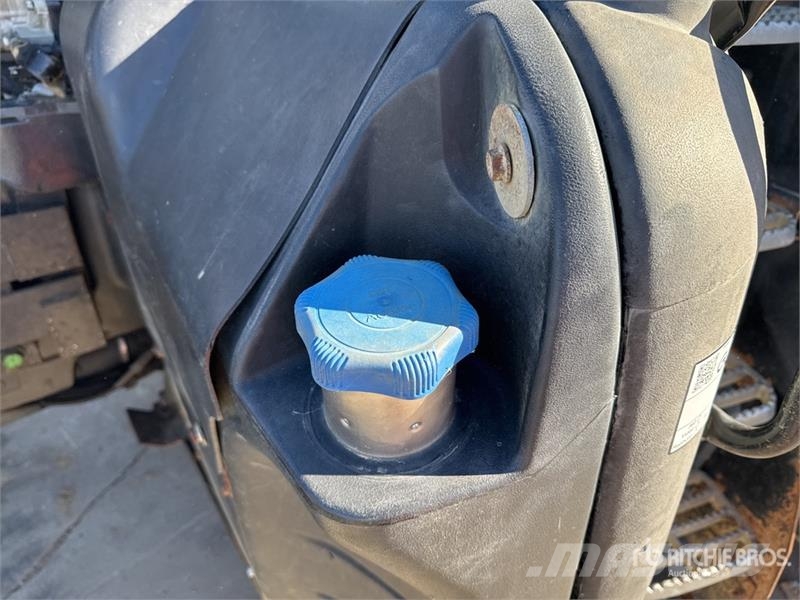 New Holland T8.330 Traktory