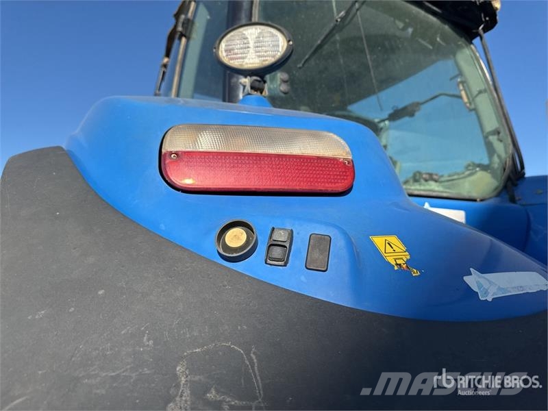New Holland T8.330 Traktory