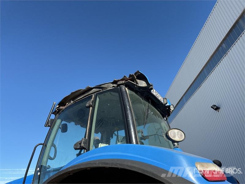 New Holland T8.330 Traktory