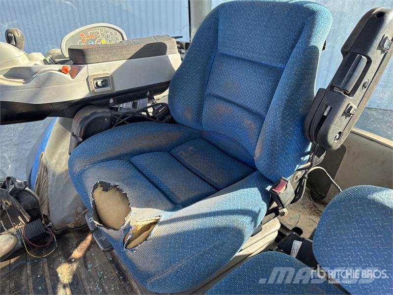 New Holland T8.330 Traktory