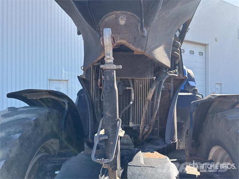 New Holland T8.330 Traktory