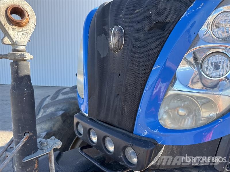 New Holland T8.330 Traktory