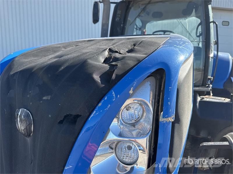 New Holland T8.330 Traktory