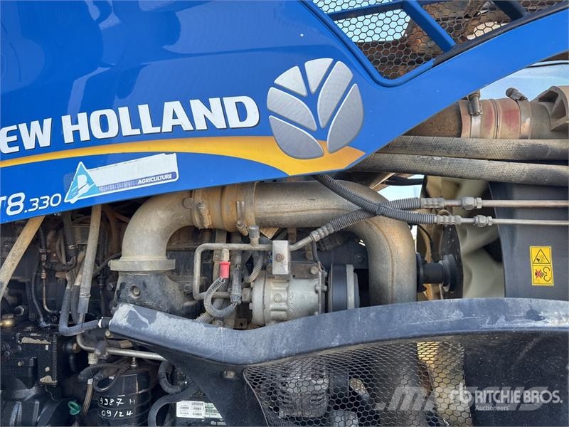 New Holland T8.330 Traktory