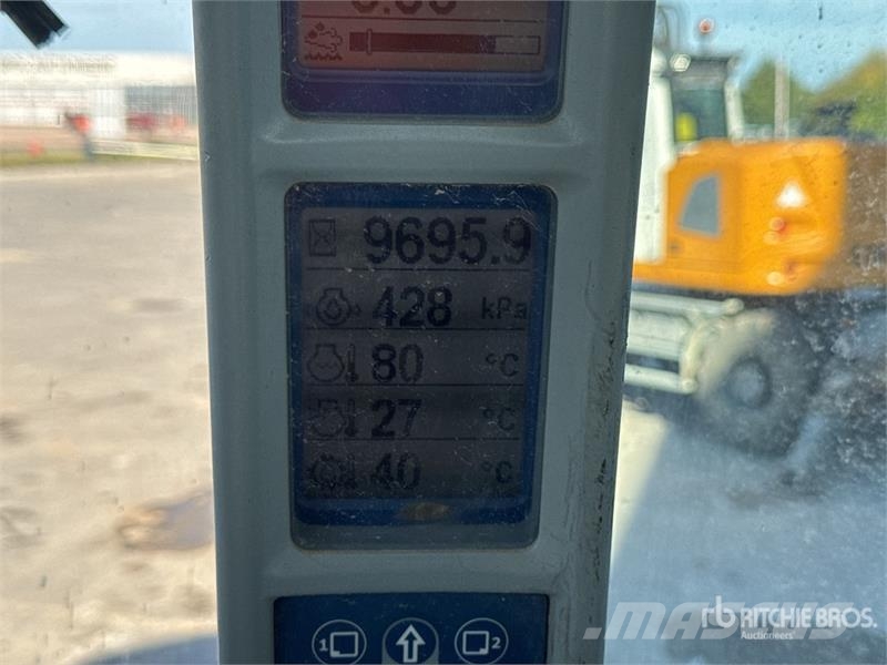 New Holland T8.330 Traktory
