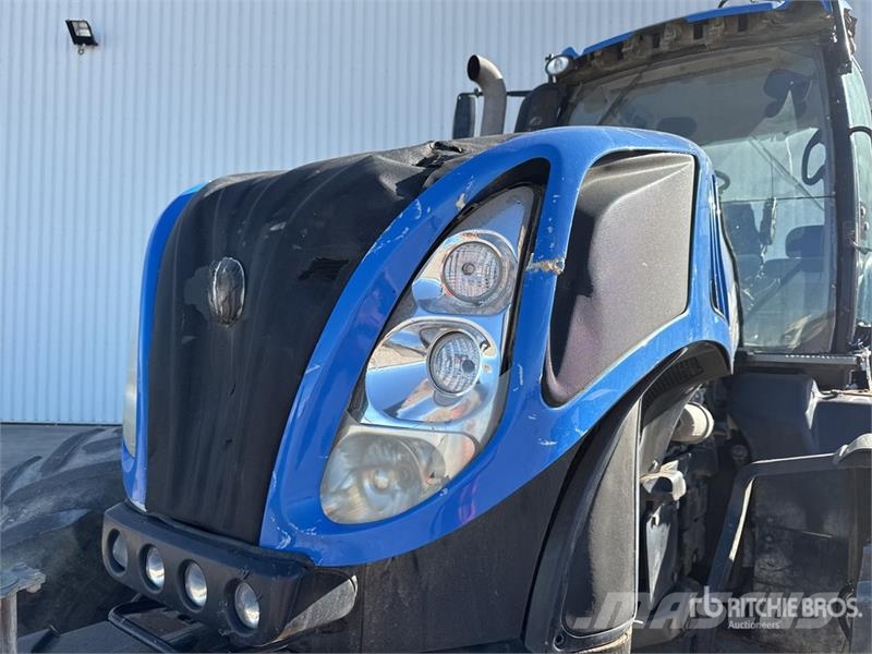 New Holland T8.330 Traktory