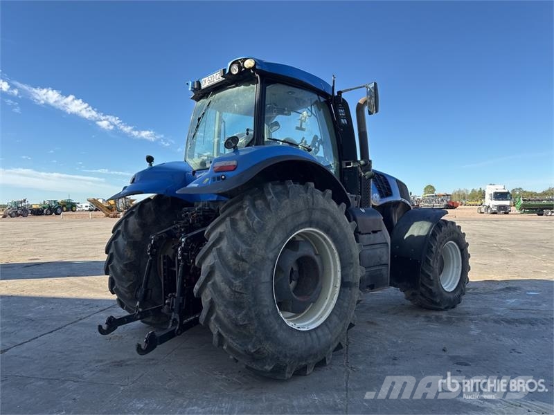 New Holland T8.330 Traktory