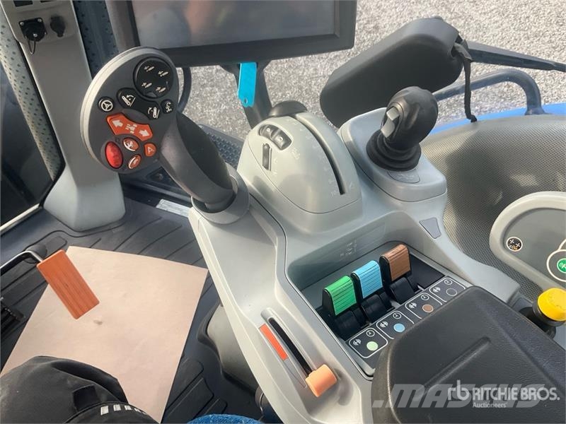 New Holland T8.360 Traktorer