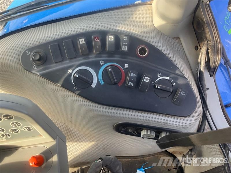 New Holland T8.380AC 4WD Tractor 拖拉机/农用车