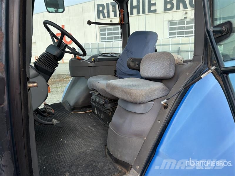 New Holland TG285 4WD Tractor 曳引機