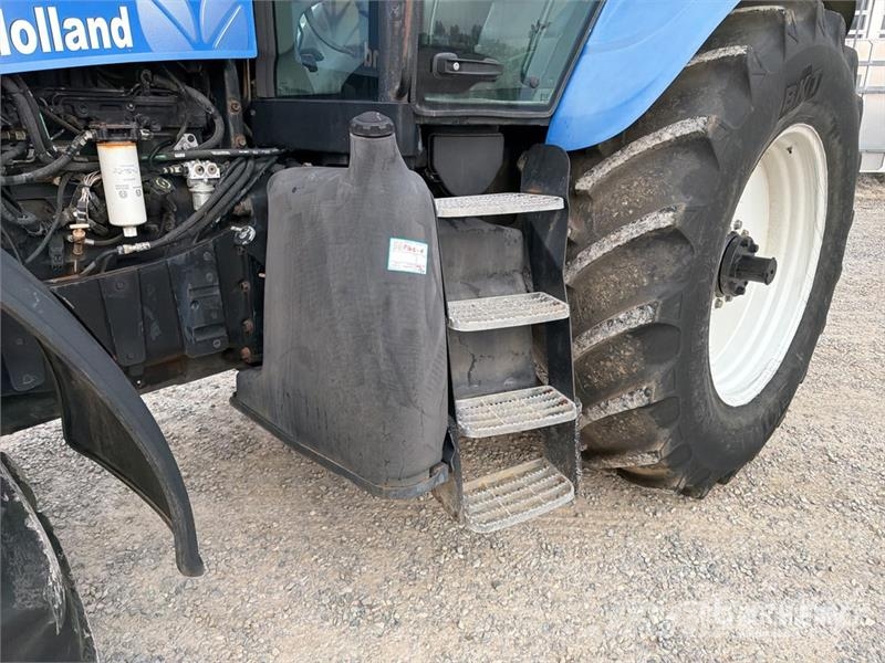 New Holland TG285 4WD Tractor 曳引機