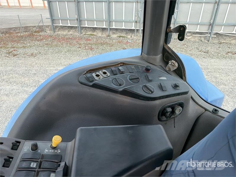 New Holland TG285 4WD Tractor 曳引機