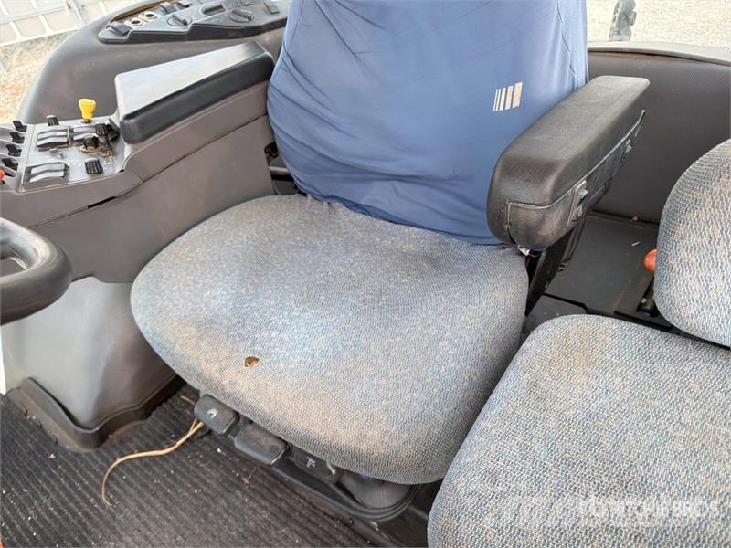 New Holland TG285 4WD Tractor 曳引機