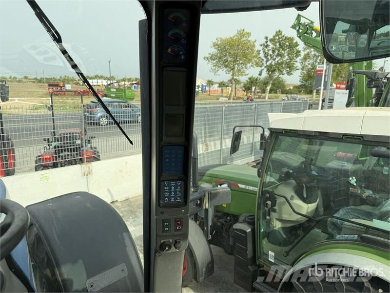 New Holland TG285 4WD Tractor Traktoriai